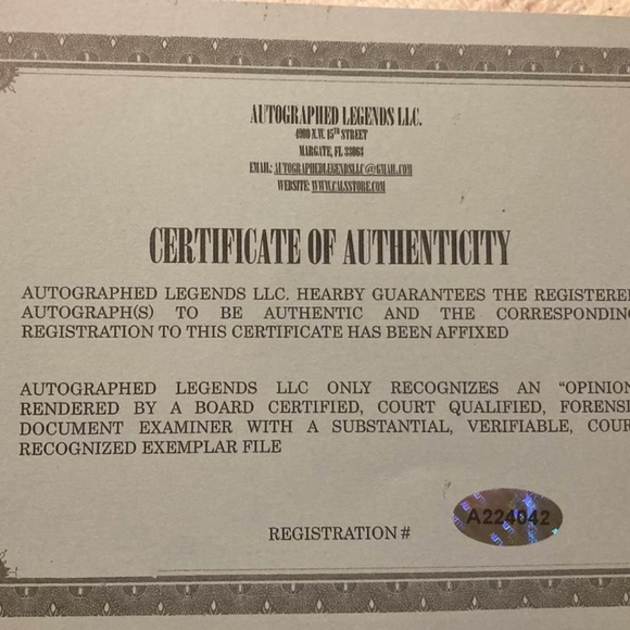 8x10 in autographed Joe DiMaggio photo with CErtificate of Authenticity - Picture 2 of 3